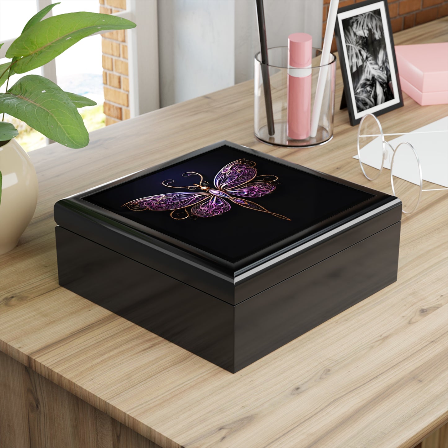 Elegant Dragonfly Jewelry/Keepsake Box